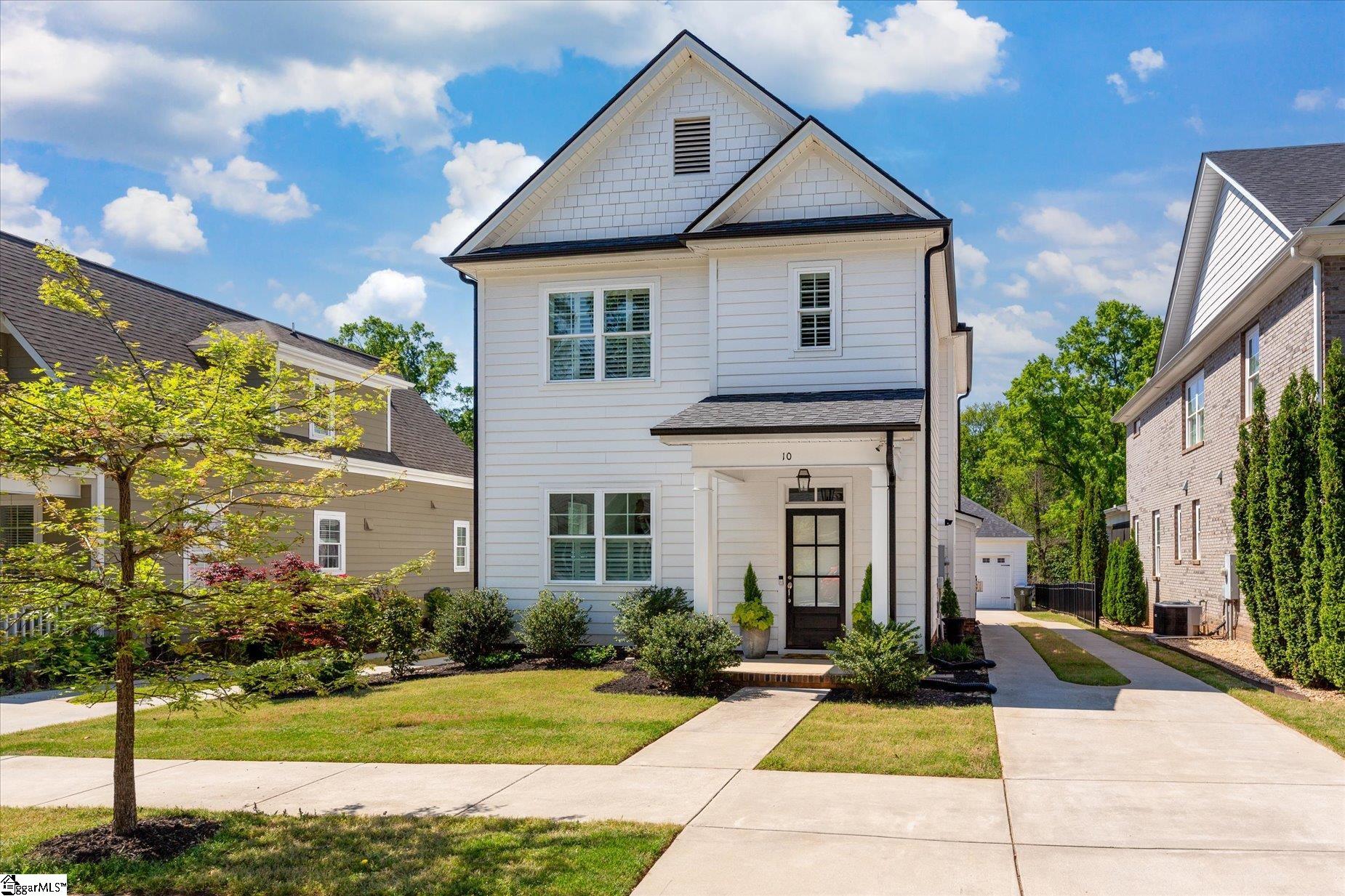 10 Maydell Avenue