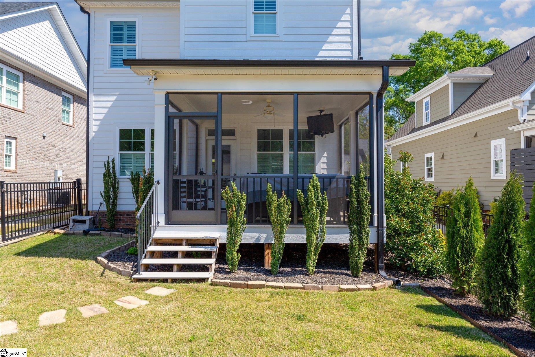 10 Maydell Avenue