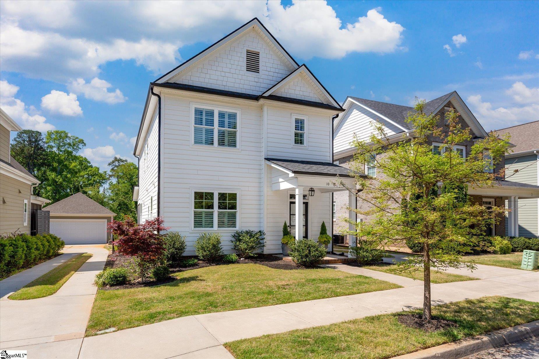 10 Maydell Avenue