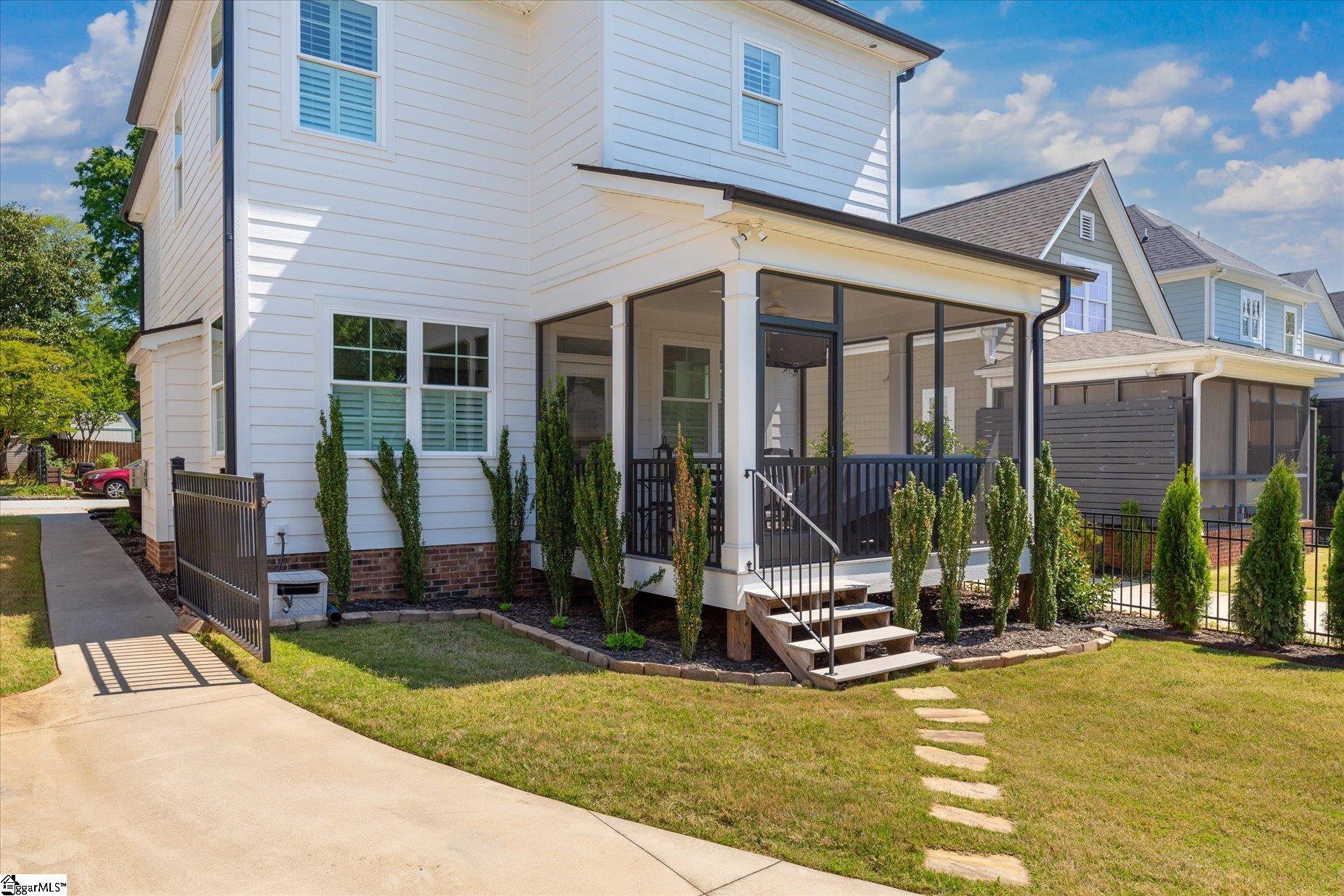 10 Maydell Avenue