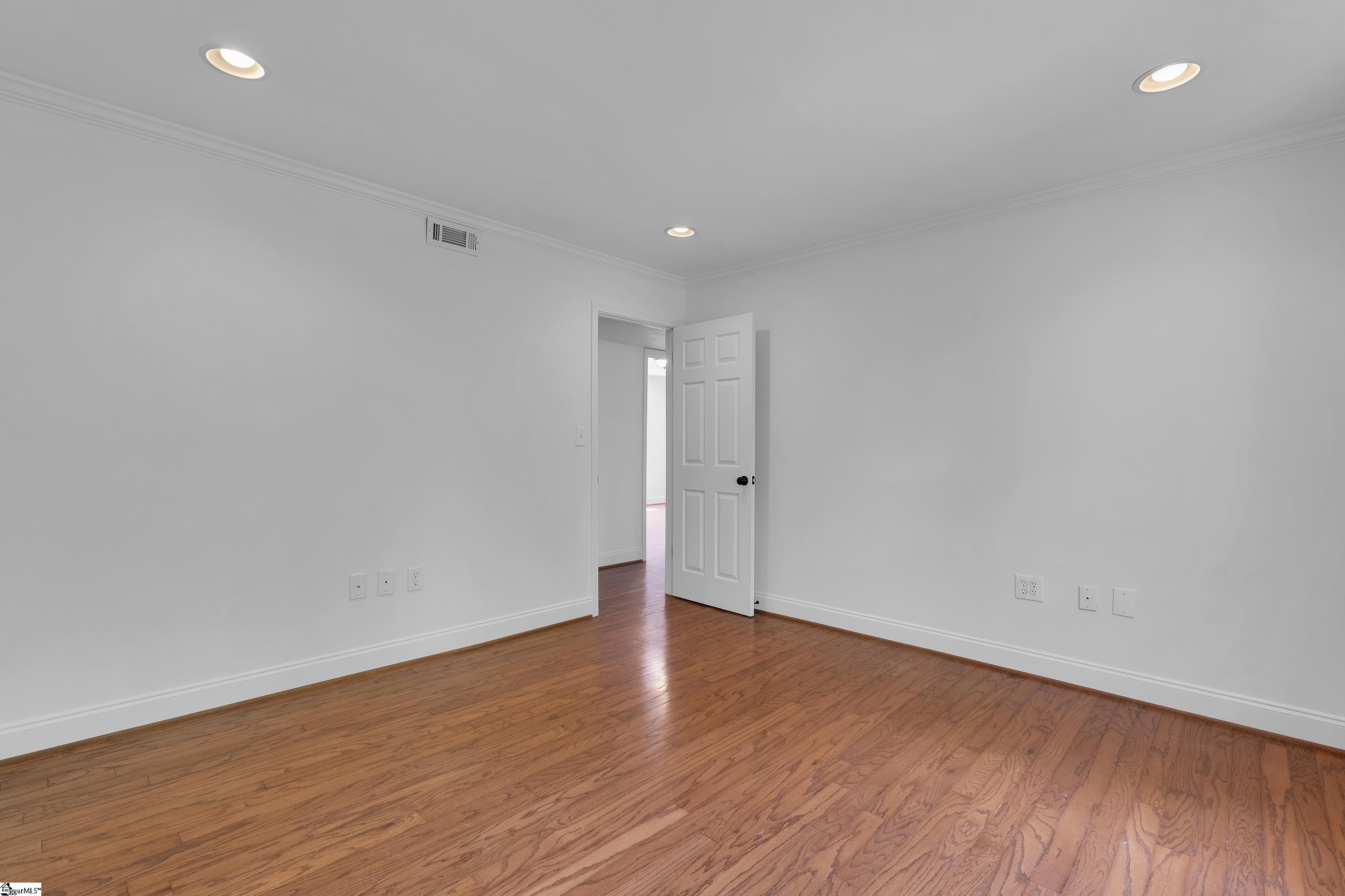 925 Cleveland Street Unit 277 Unit: Unit #277