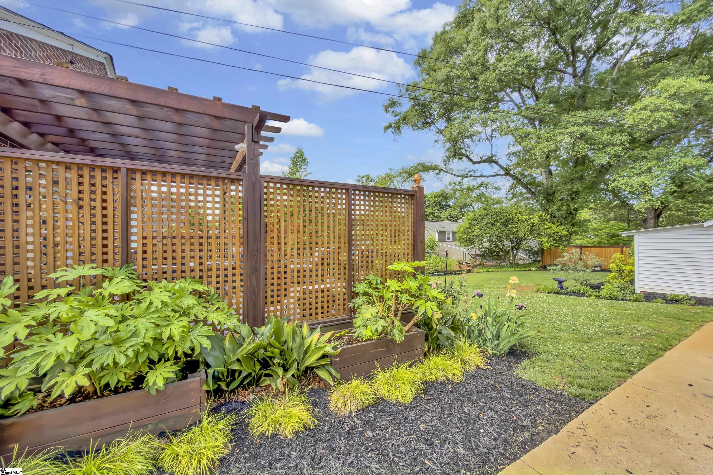 206 W Faris Road