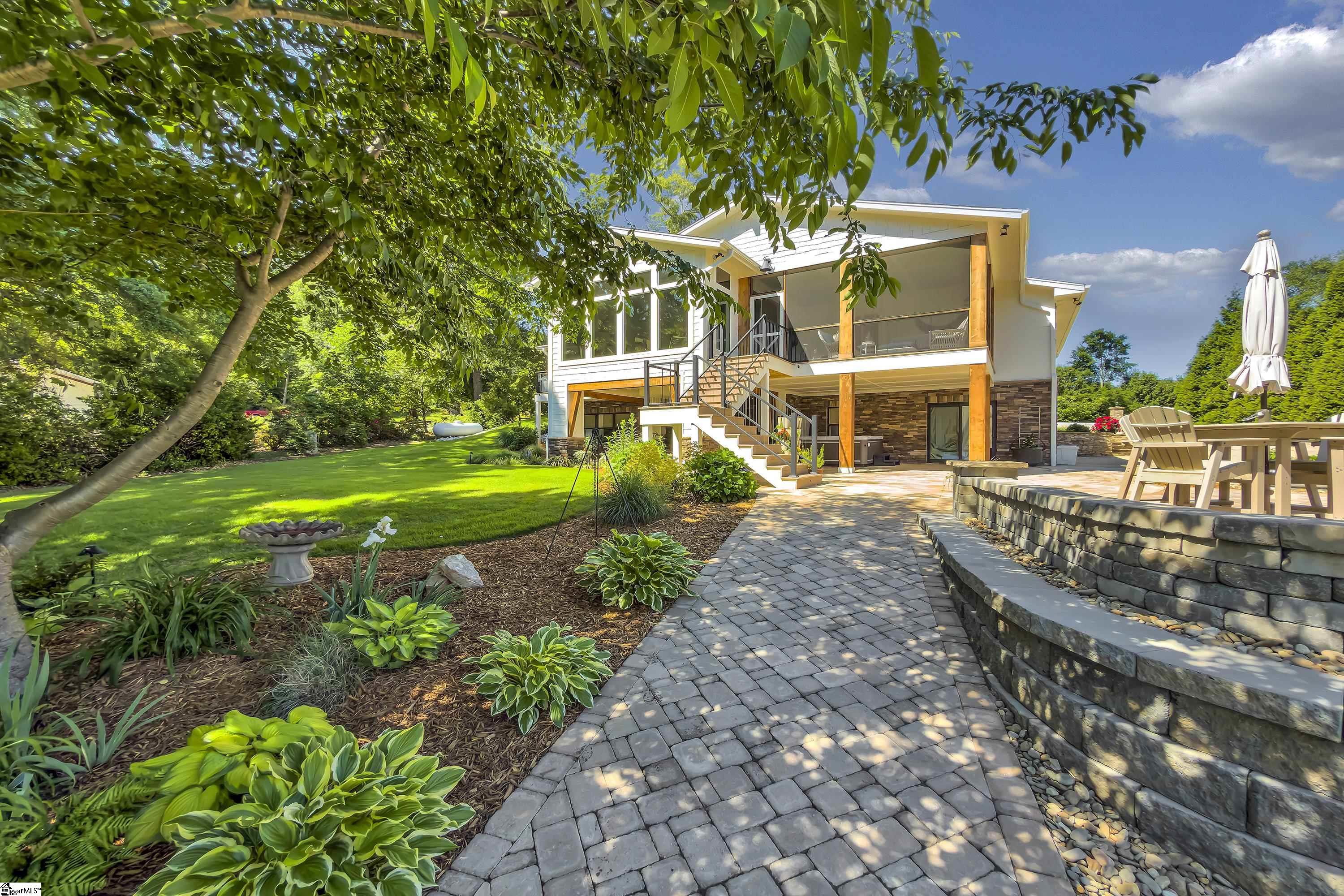 105 Meadowcrest Drive