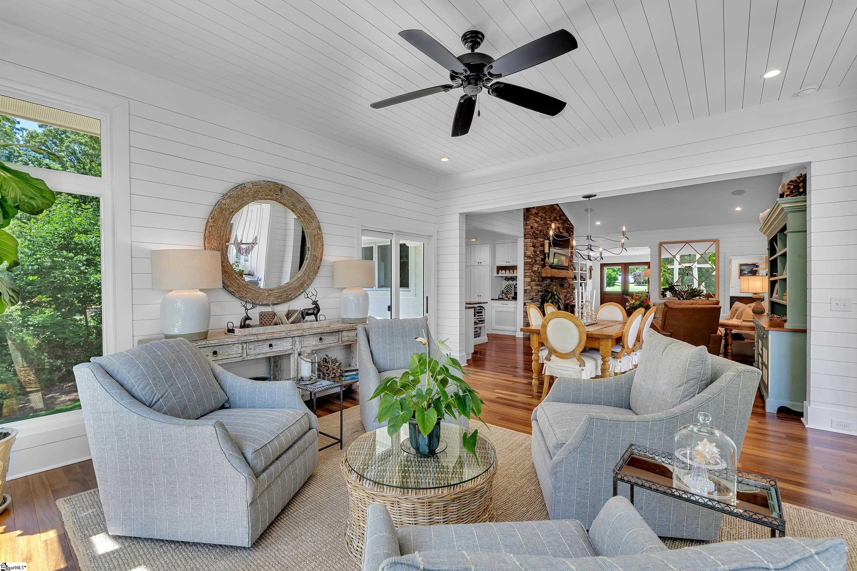 105 Meadowcrest Drive