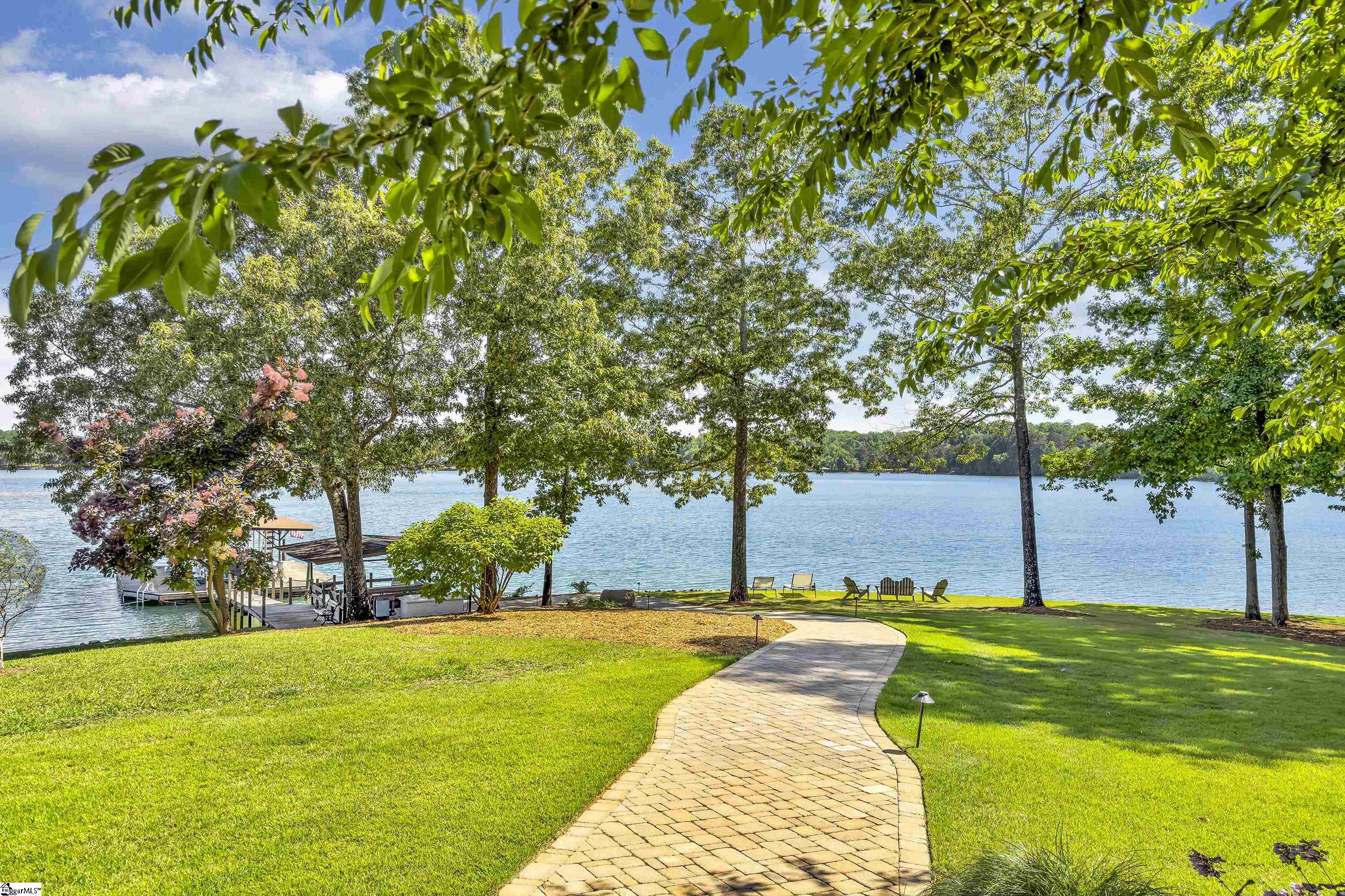105 Meadowcrest Drive