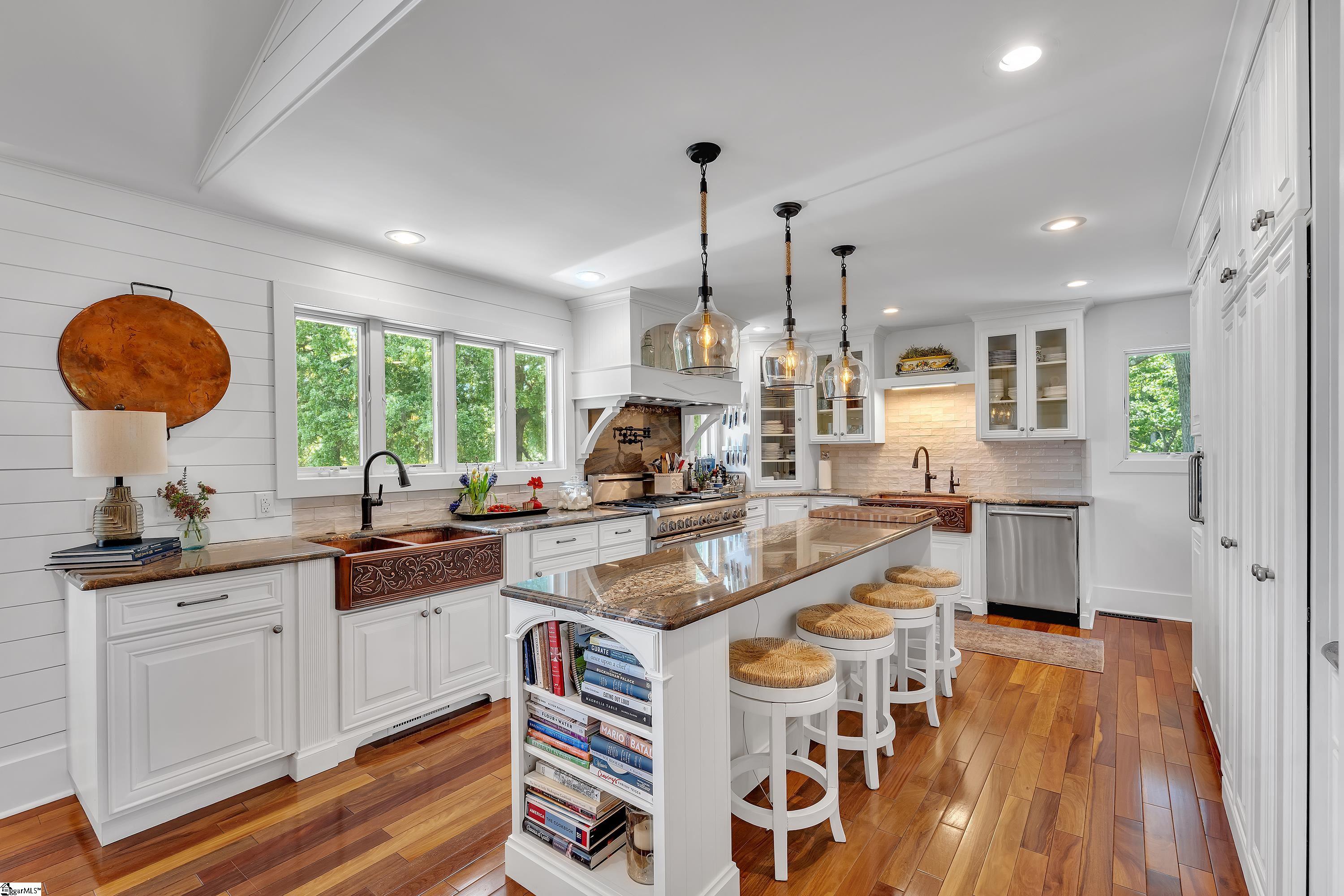 105 Meadowcrest Drive