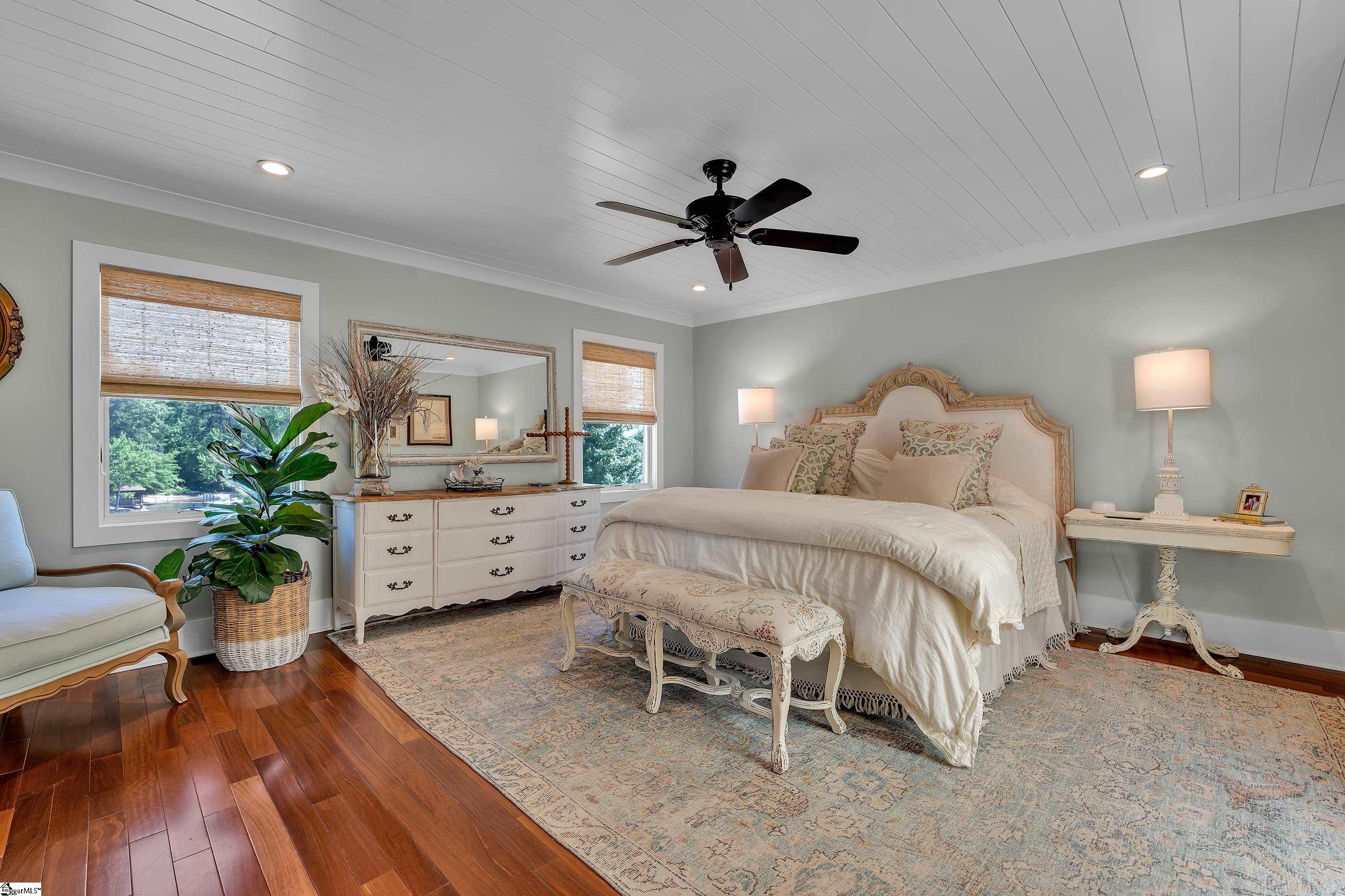 105 Meadowcrest Drive