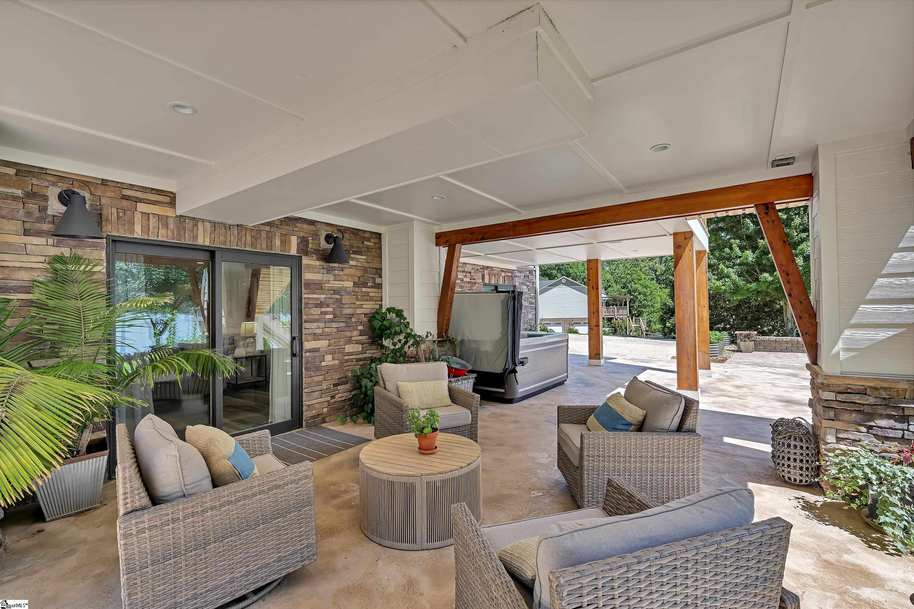105 Meadowcrest Drive