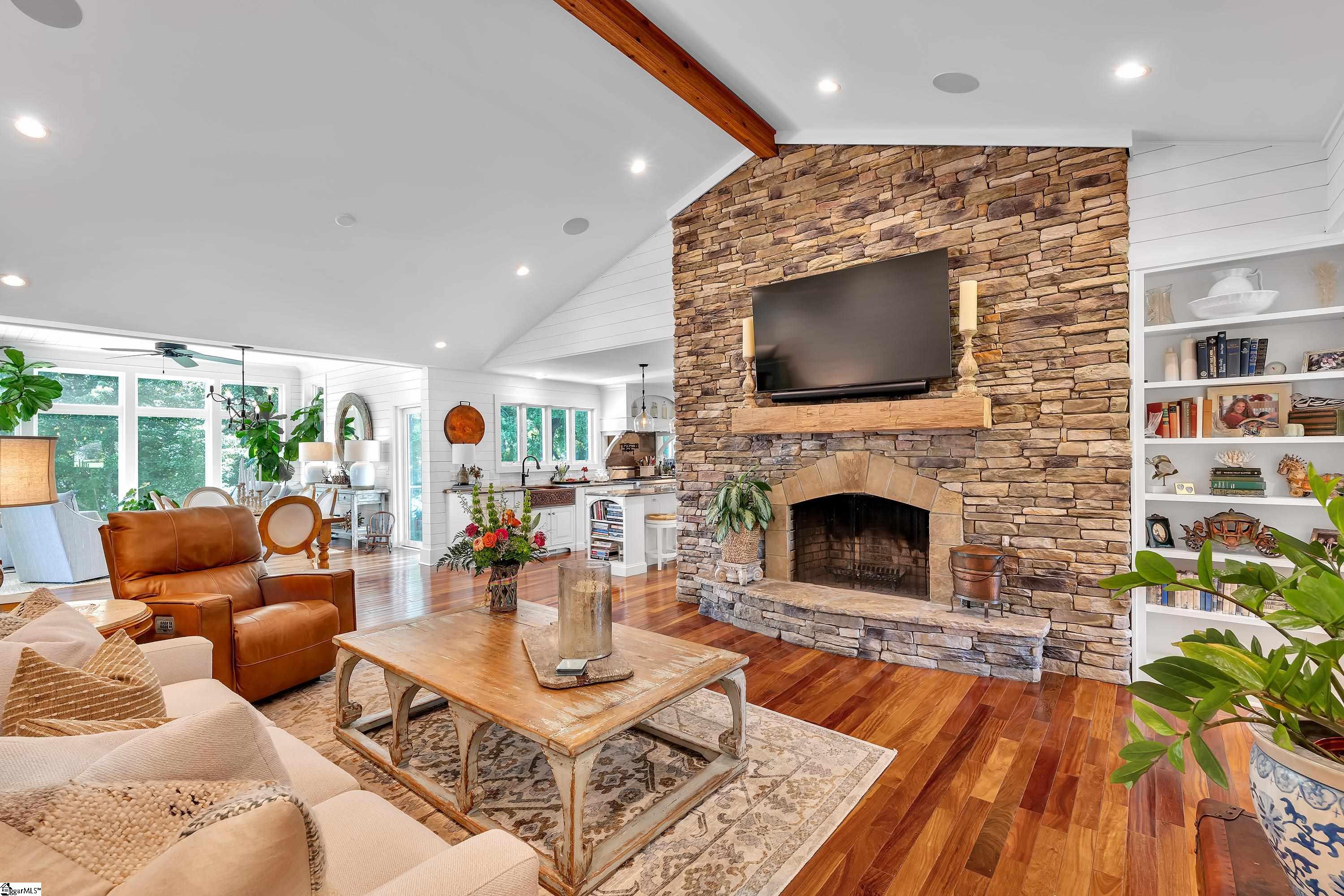 105 Meadowcrest Drive