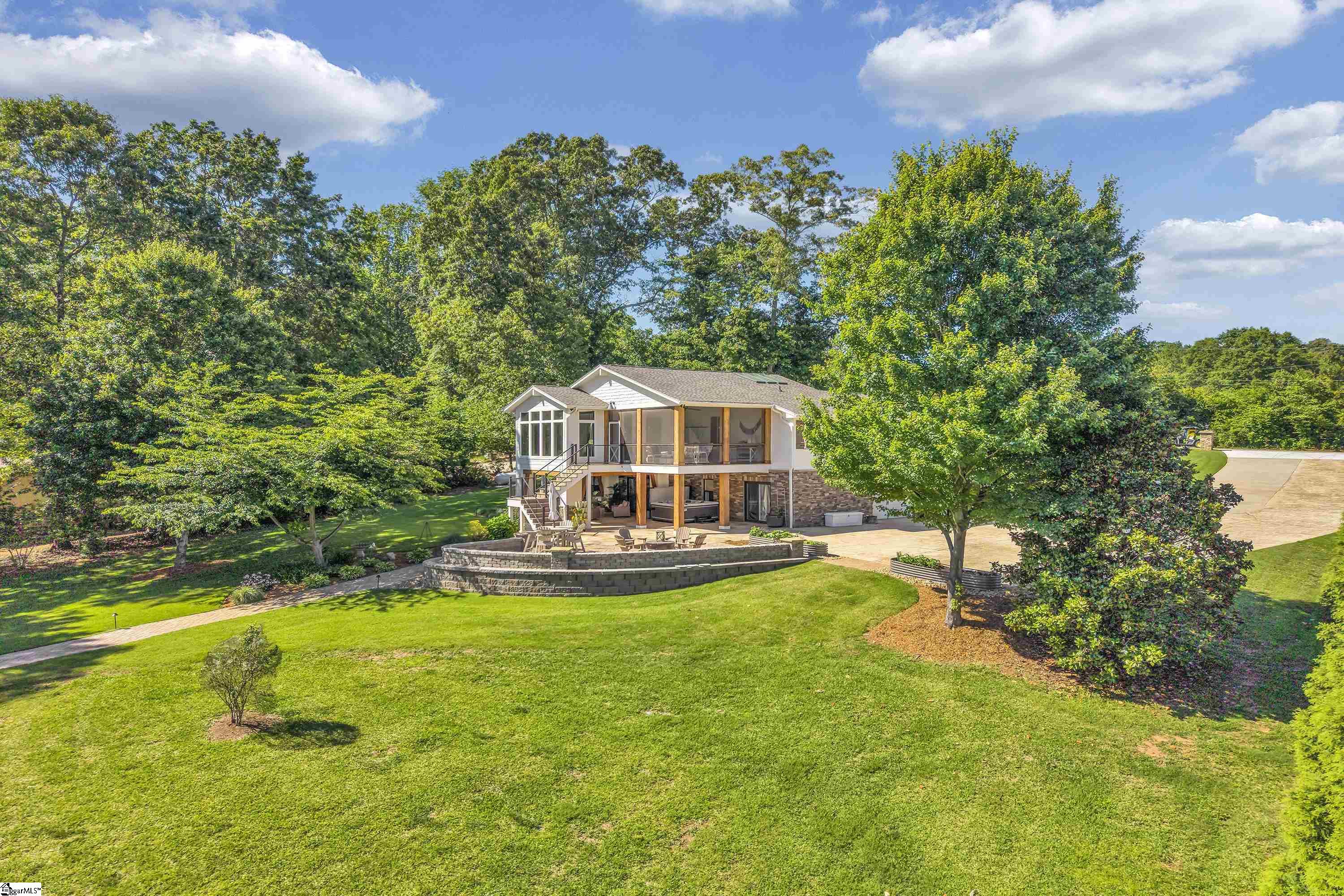 105 Meadowcrest Drive