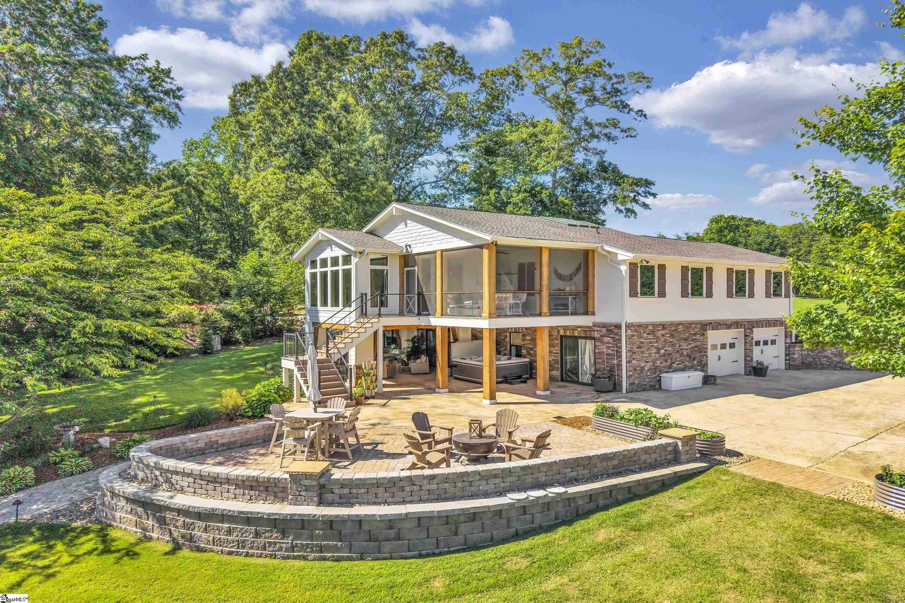 105 Meadowcrest Drive