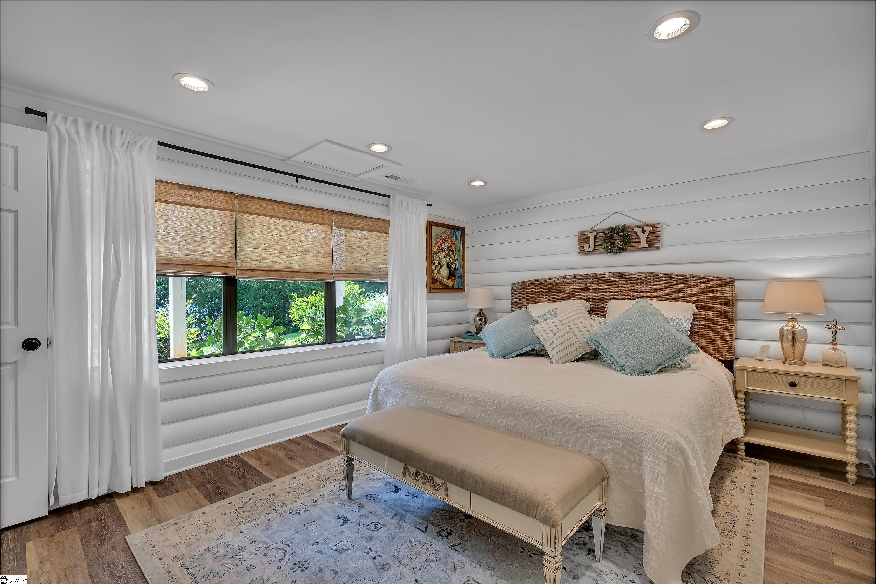 105 Meadowcrest Drive