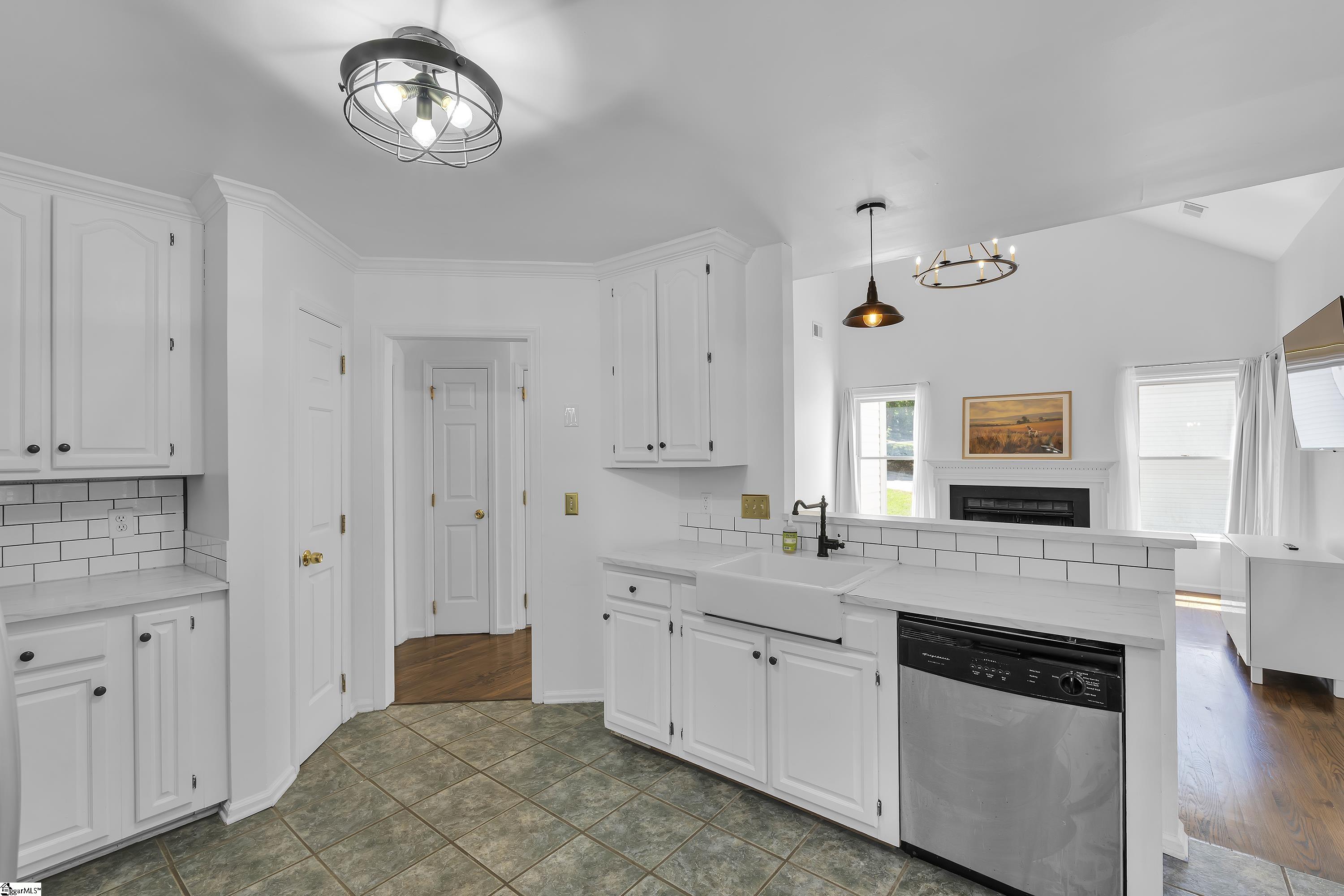 1 Indian Laurel Court