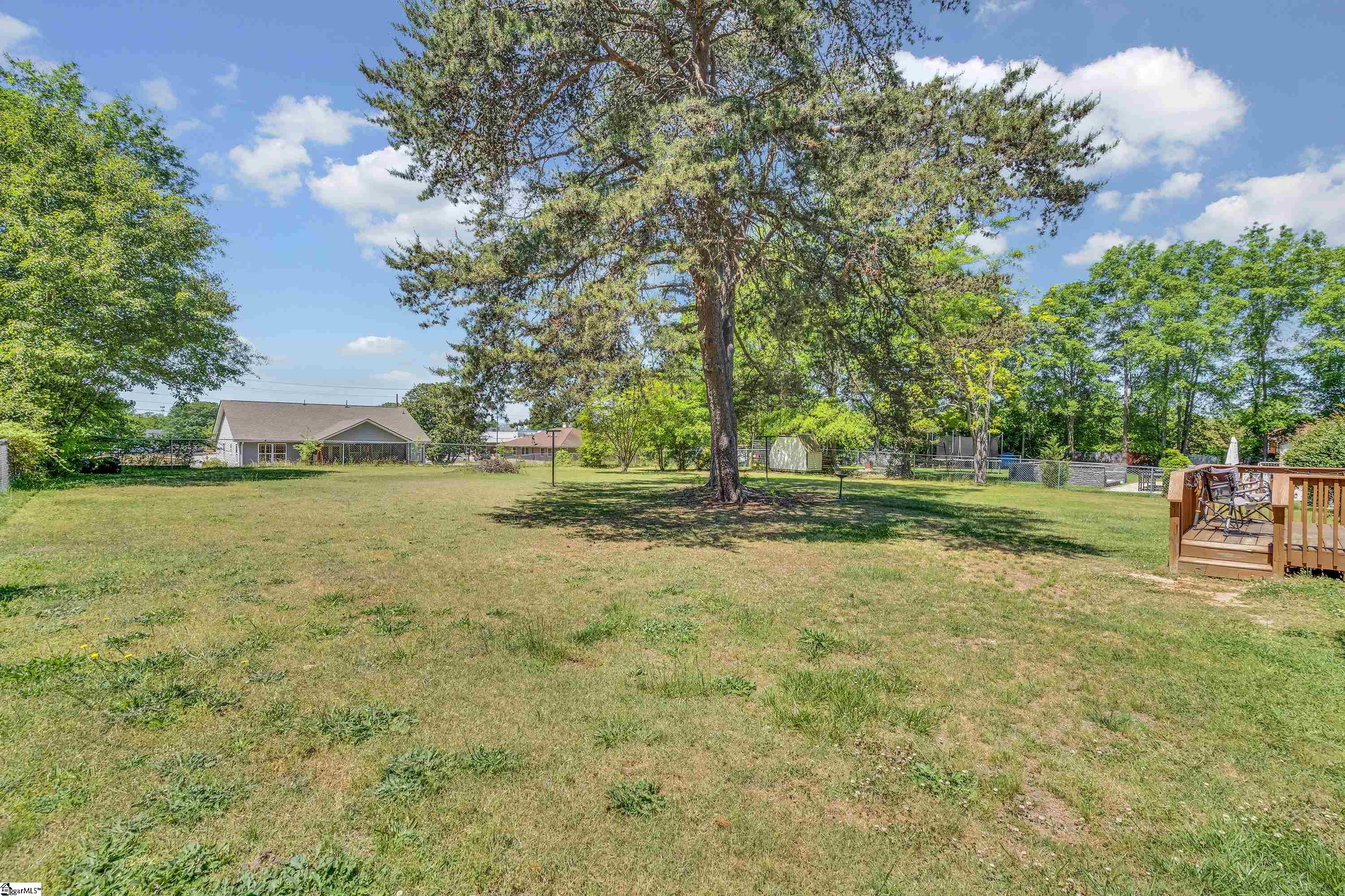 6 Greenfield Court