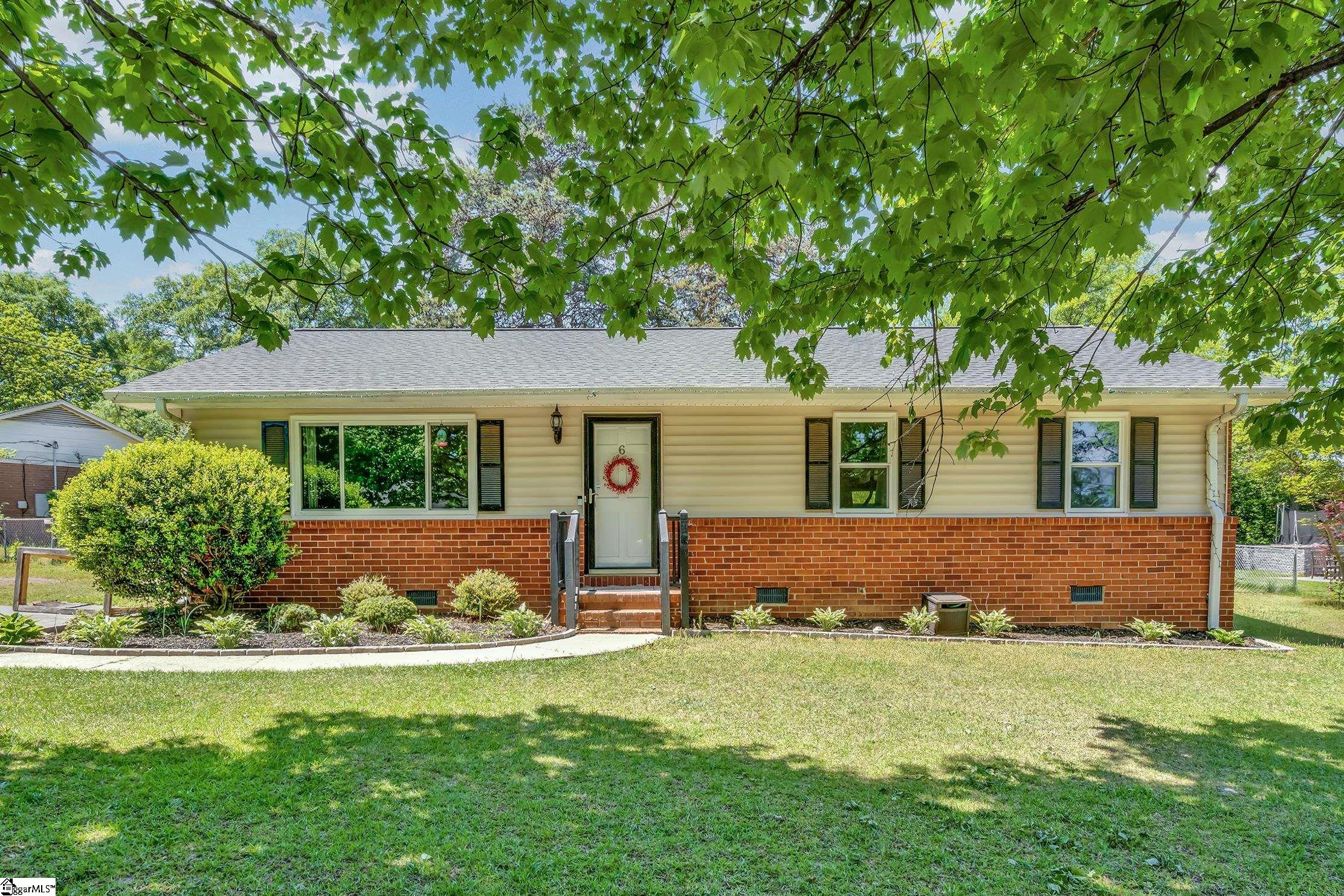6 Greenfield Court