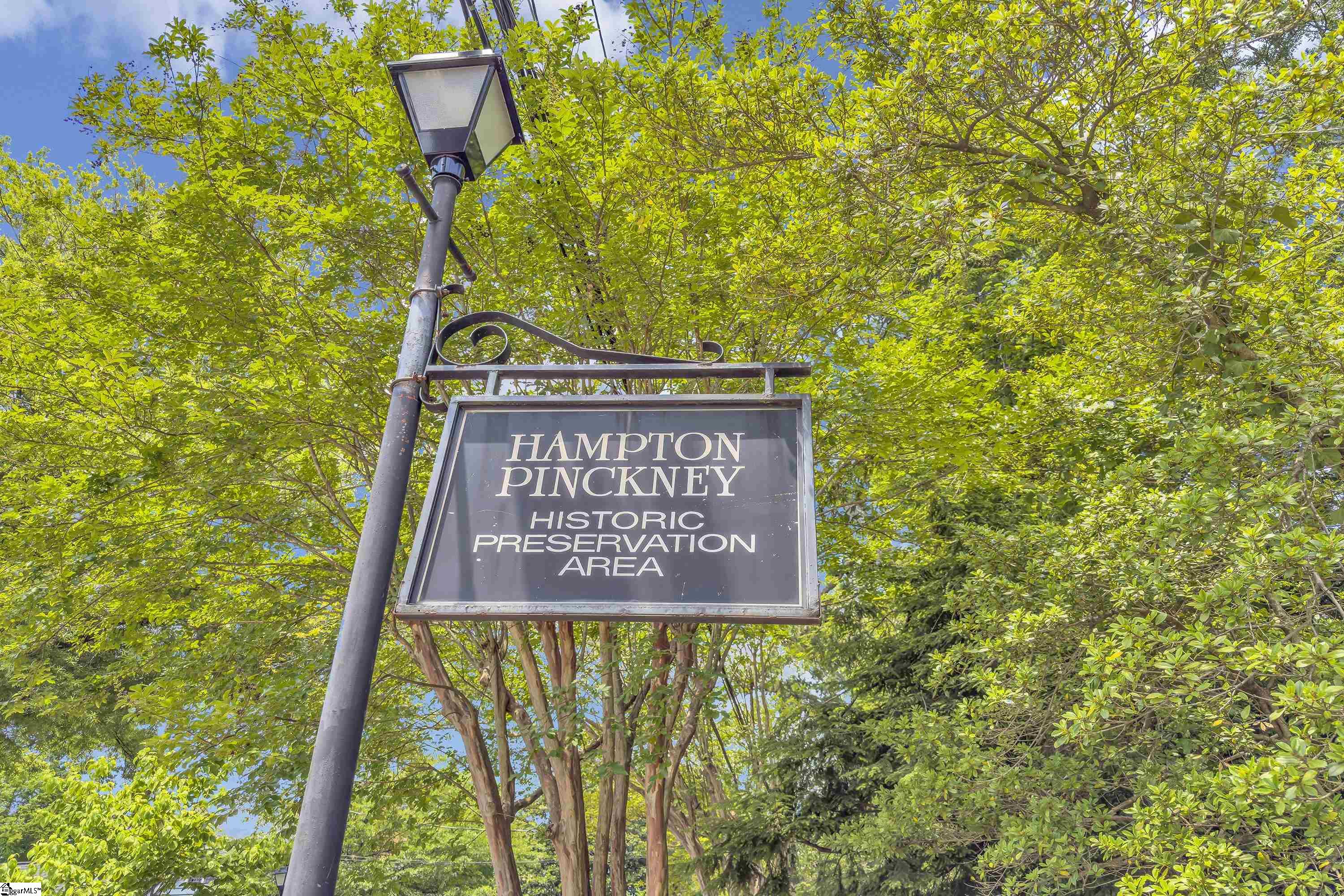 412 Hampton Avenue