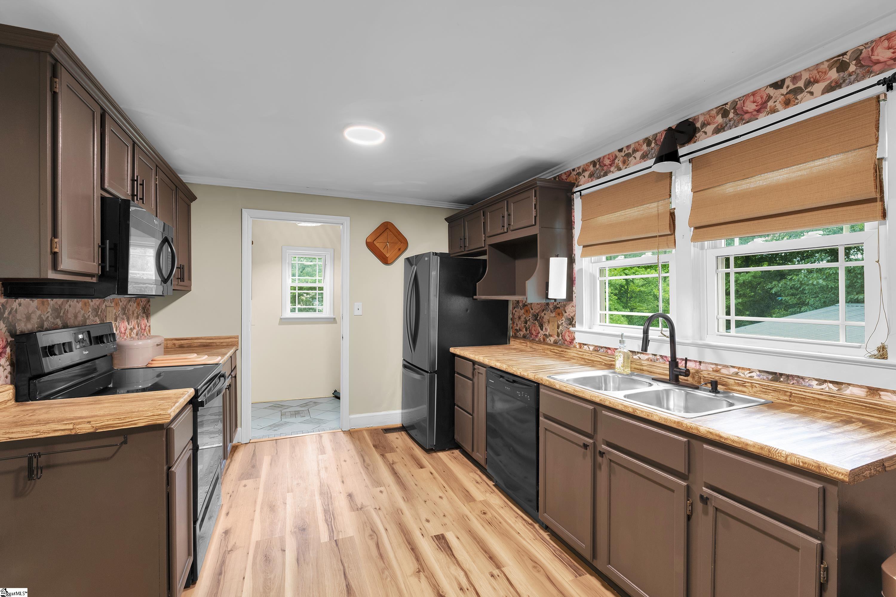 416 W Belvue Road
