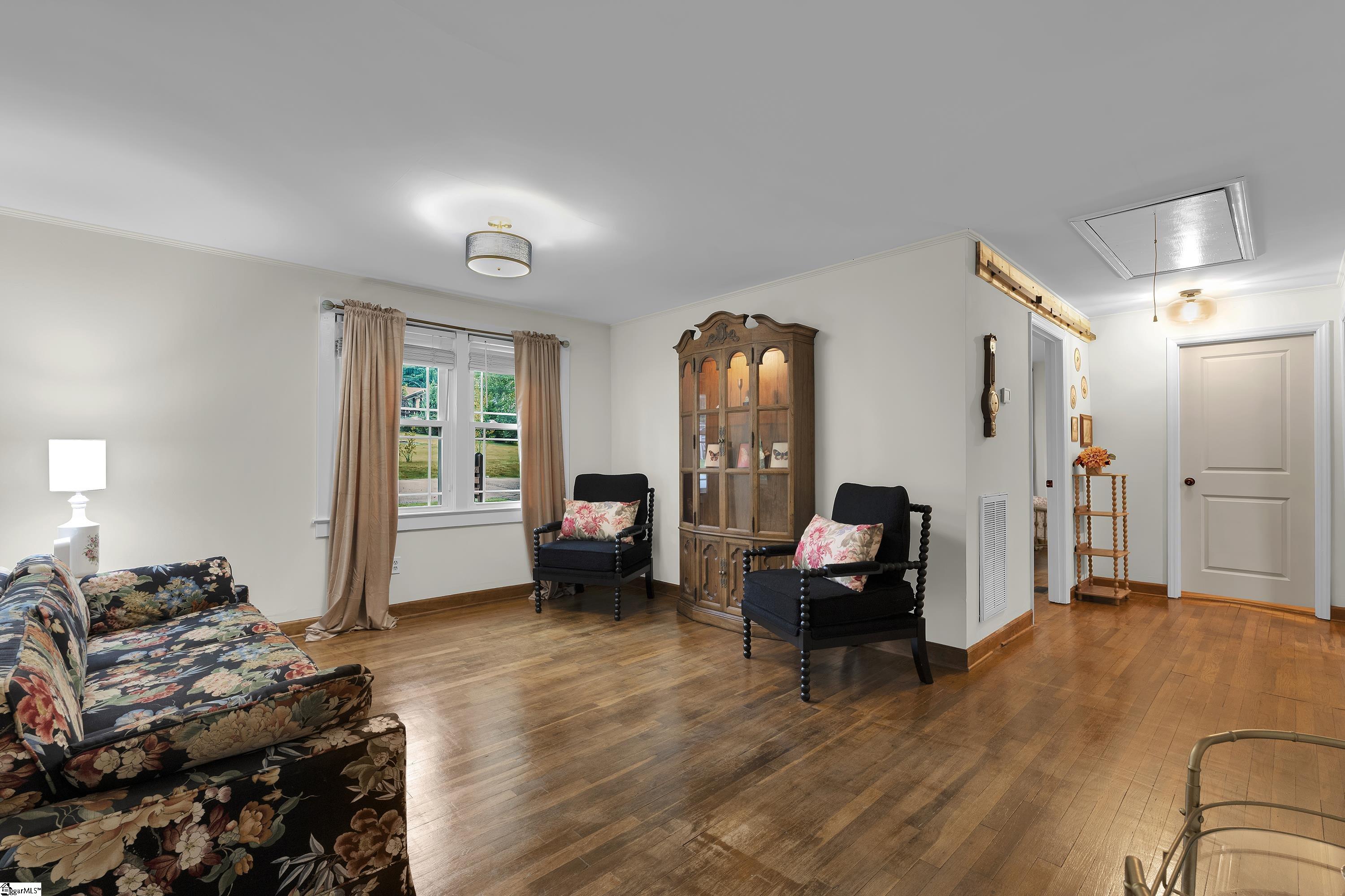 416 W Belvue Road
