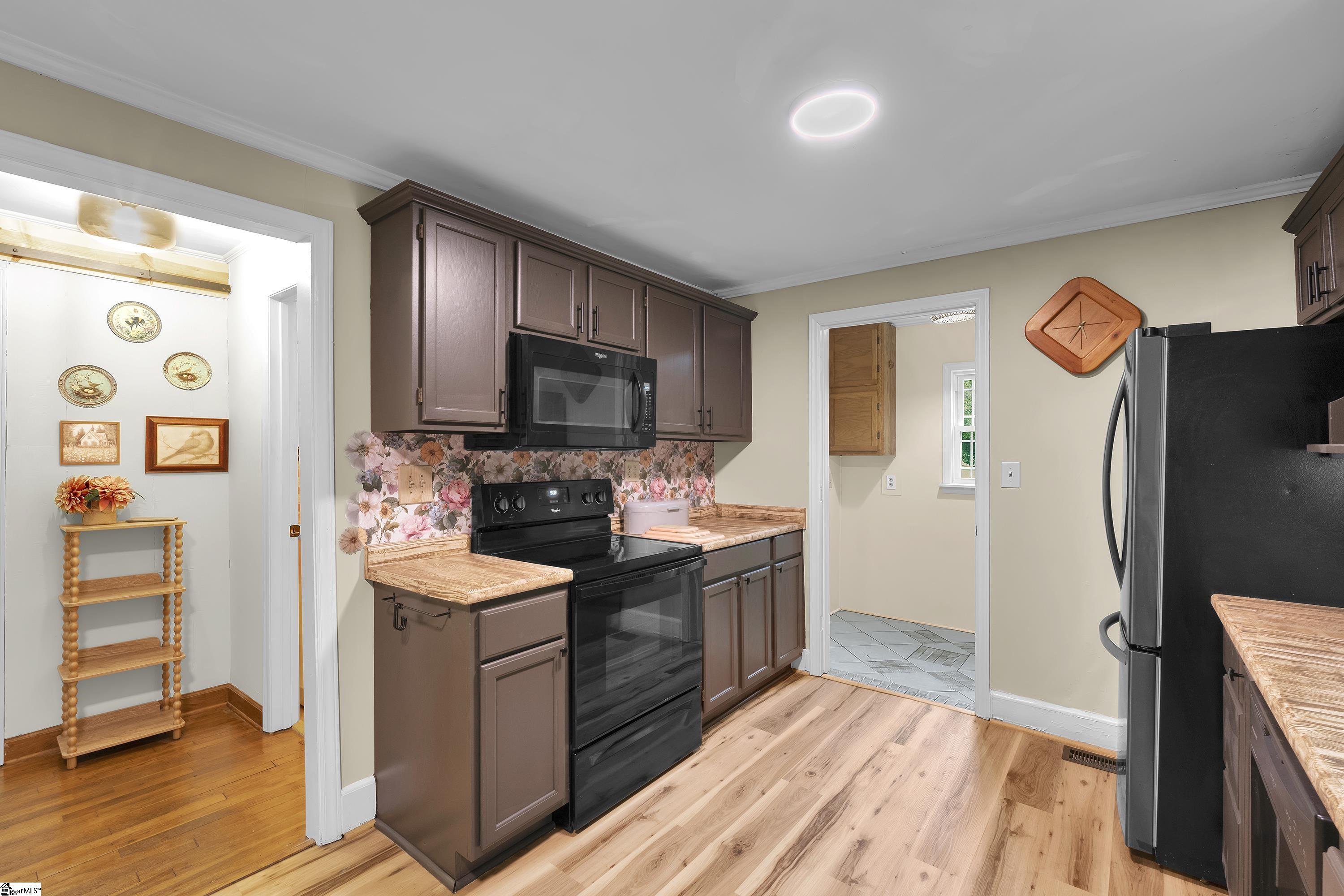 416 W Belvue Road