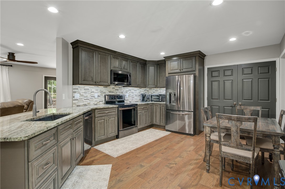 3255 Hazel Ln