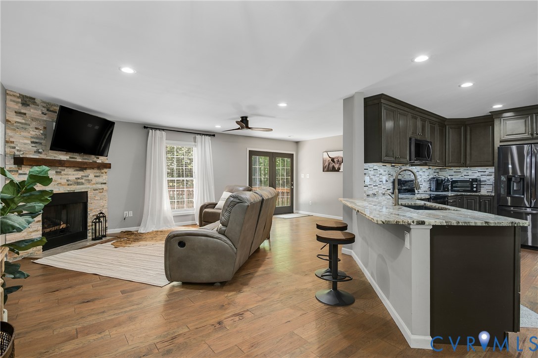 3255 Hazel Ln