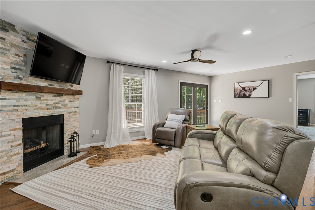 3255 Hazel Ln