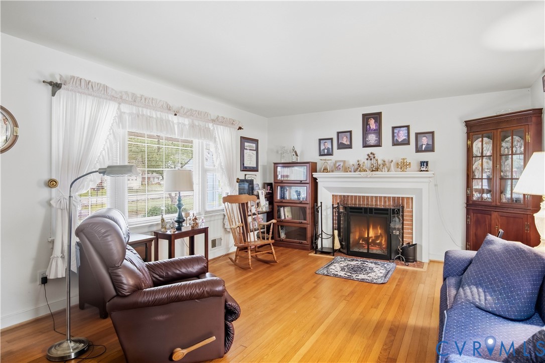 310 Ravenscroft Dr