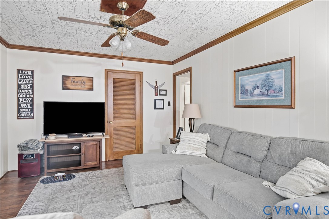 310 Ravenscroft Dr