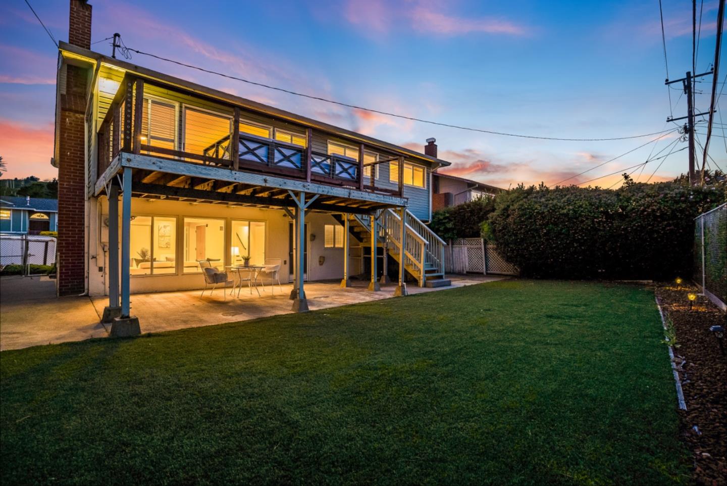106 Lake DR