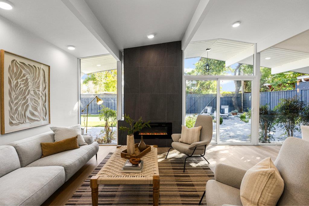 838 Devonshire WAY