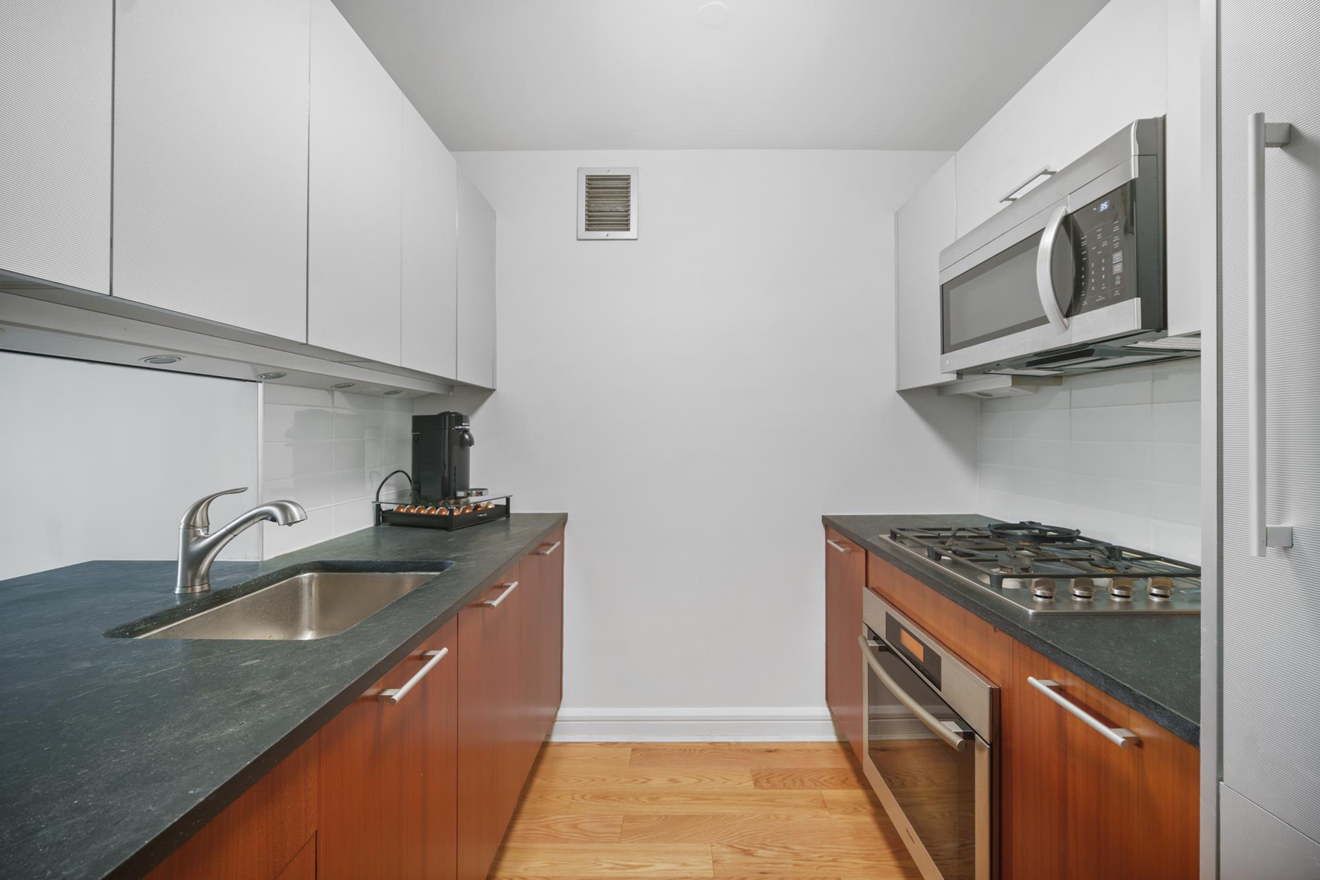 100 RIVERSIDE Boulevard 4H