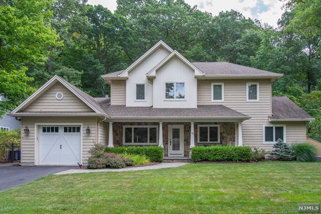 25 Forestdale Road