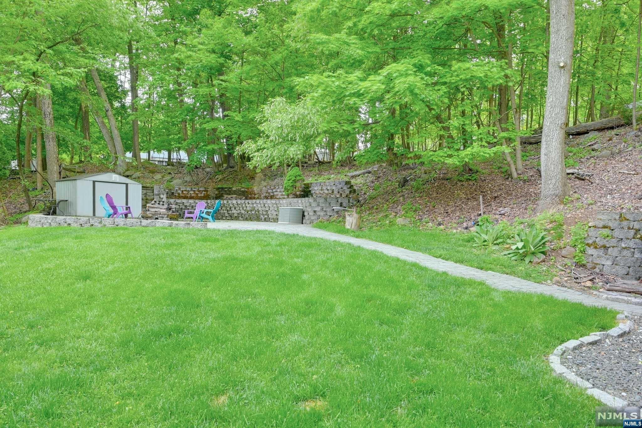 216 Hiawatha Boulevard