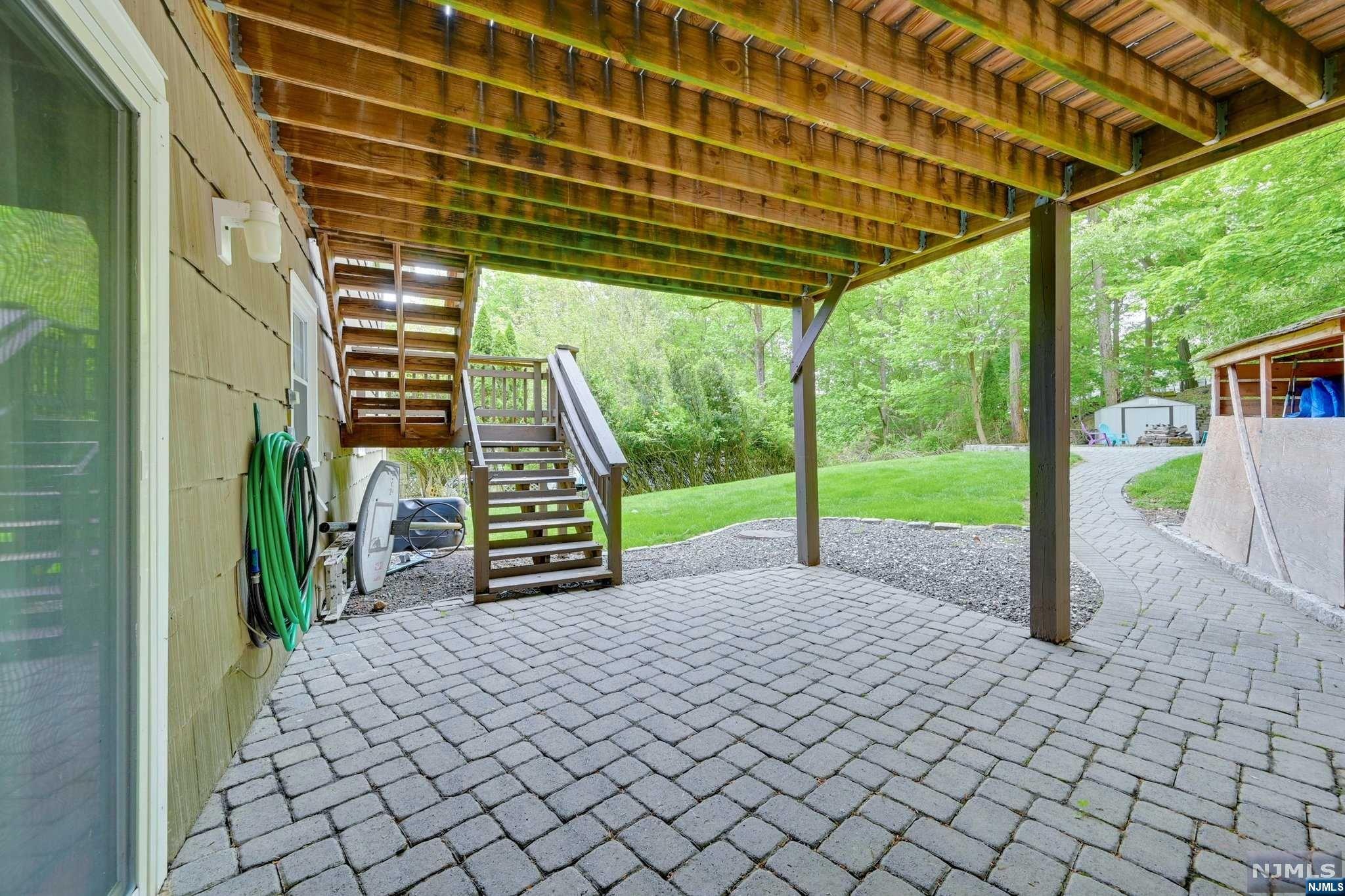 216 Hiawatha Boulevard