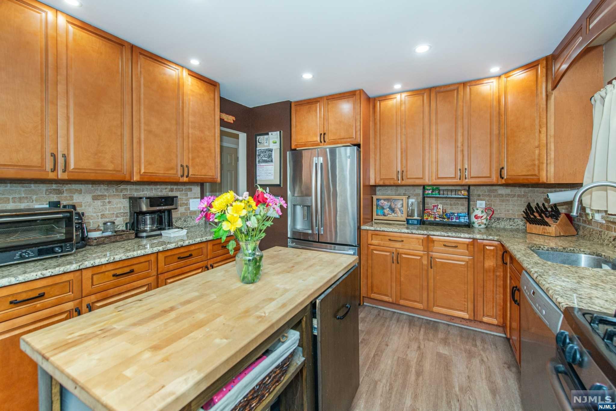 26 Woodlawn Avenue