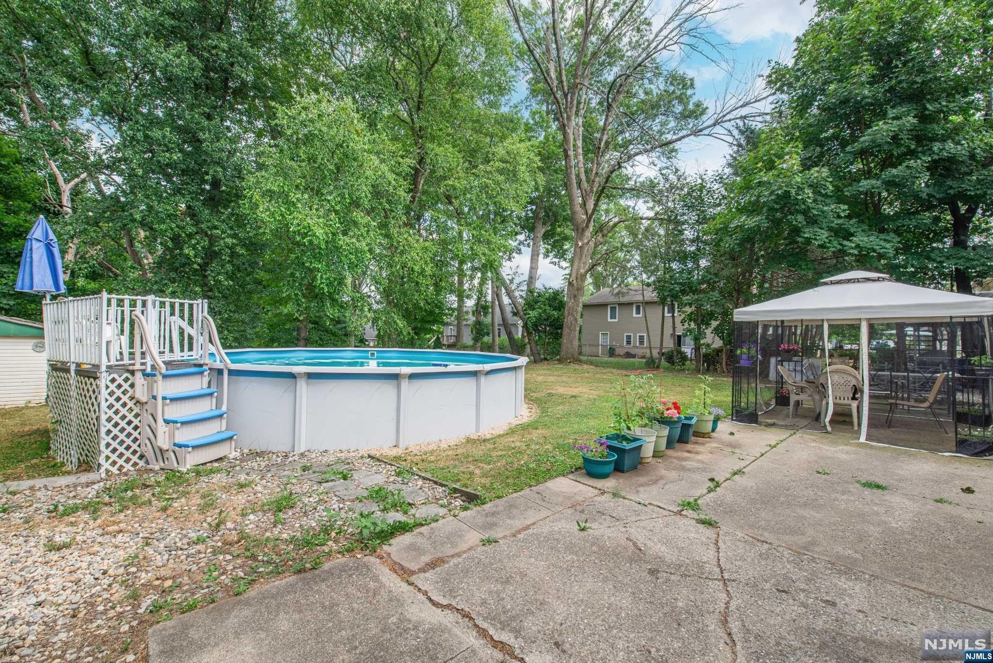 26 Woodlawn Avenue