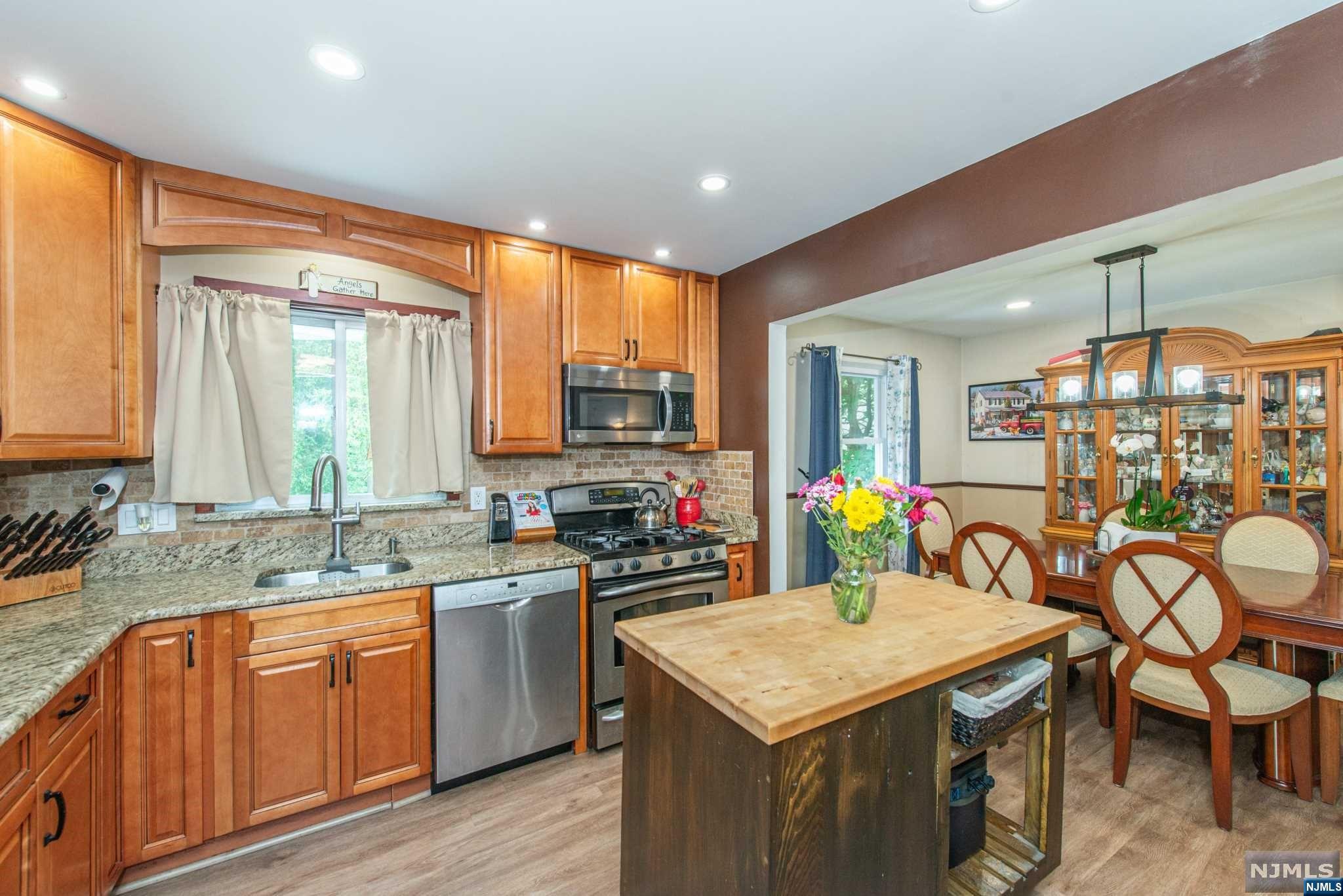26 Woodlawn Avenue