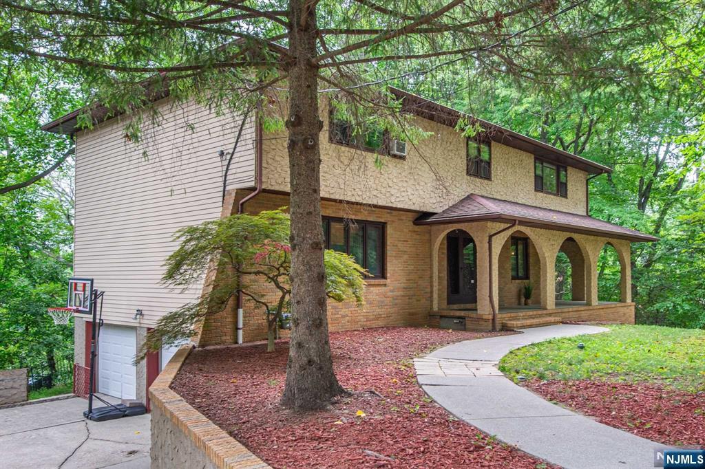 42 Marion Avenue