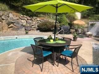 89 Knolls Road