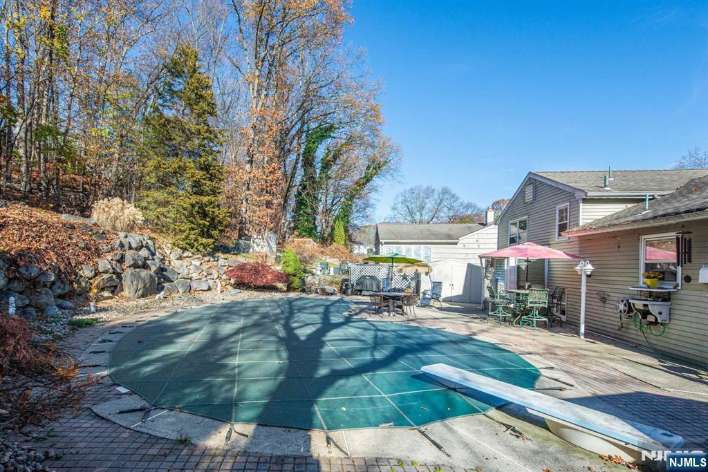 89 Knolls Road