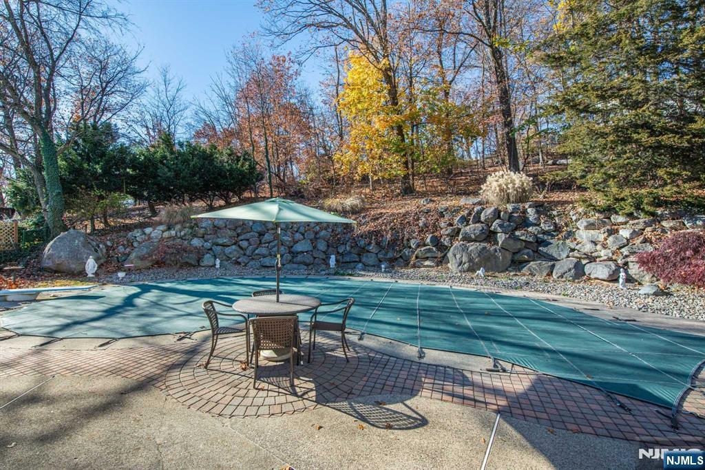 89 Knolls Road