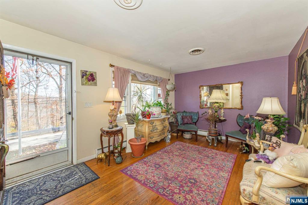 89 Knolls Road