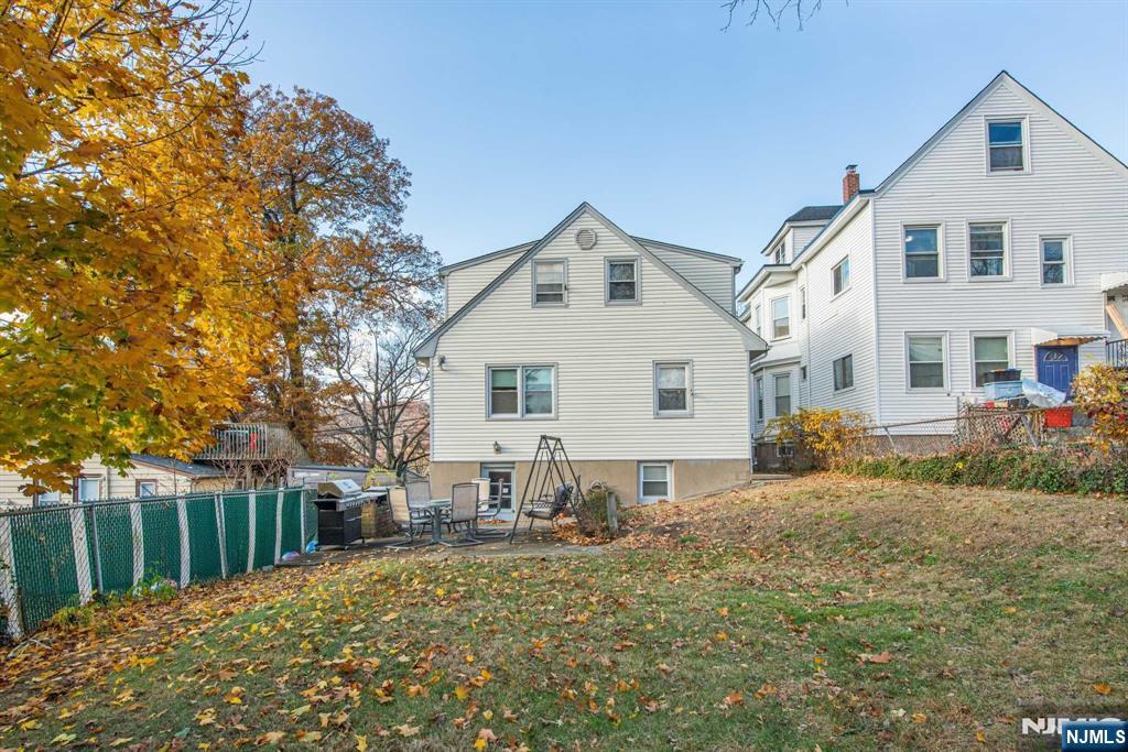 38 Lakeshore Drive