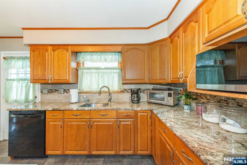 38 Lakeshore Drive