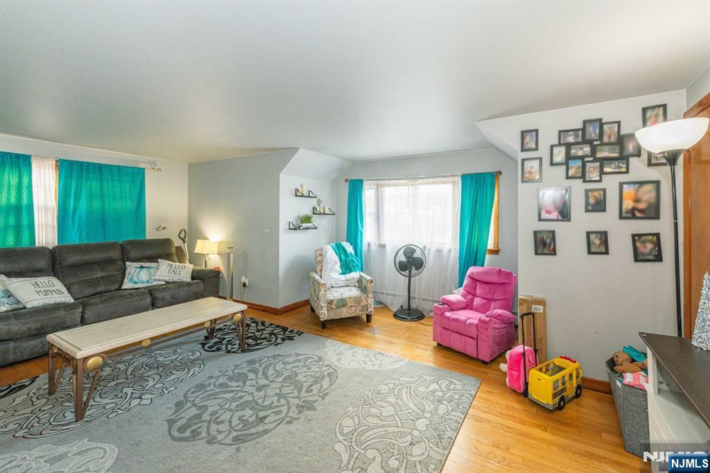 38 Lakeshore Drive