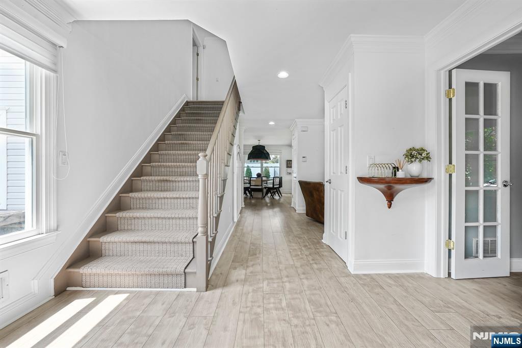 27 Morris Avenue