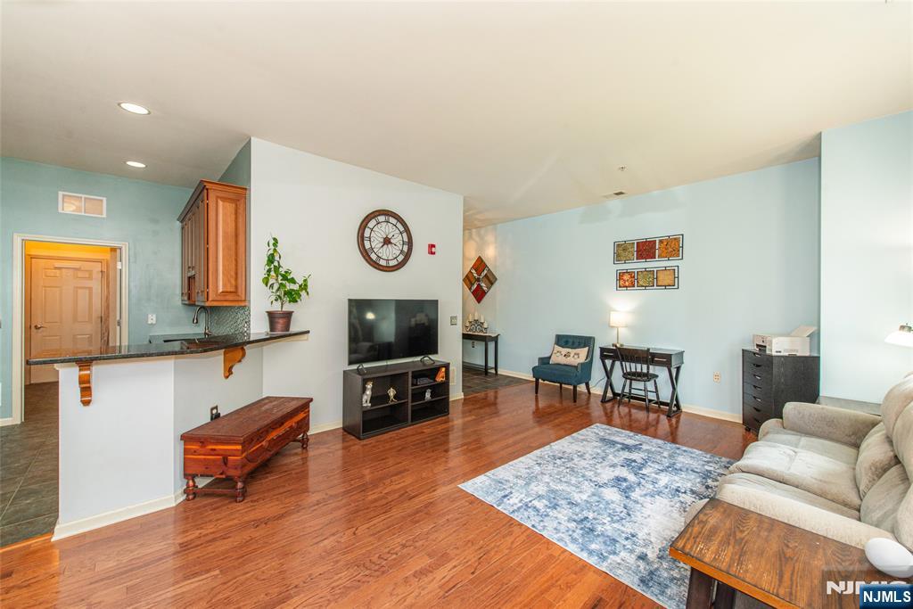 812 River Place