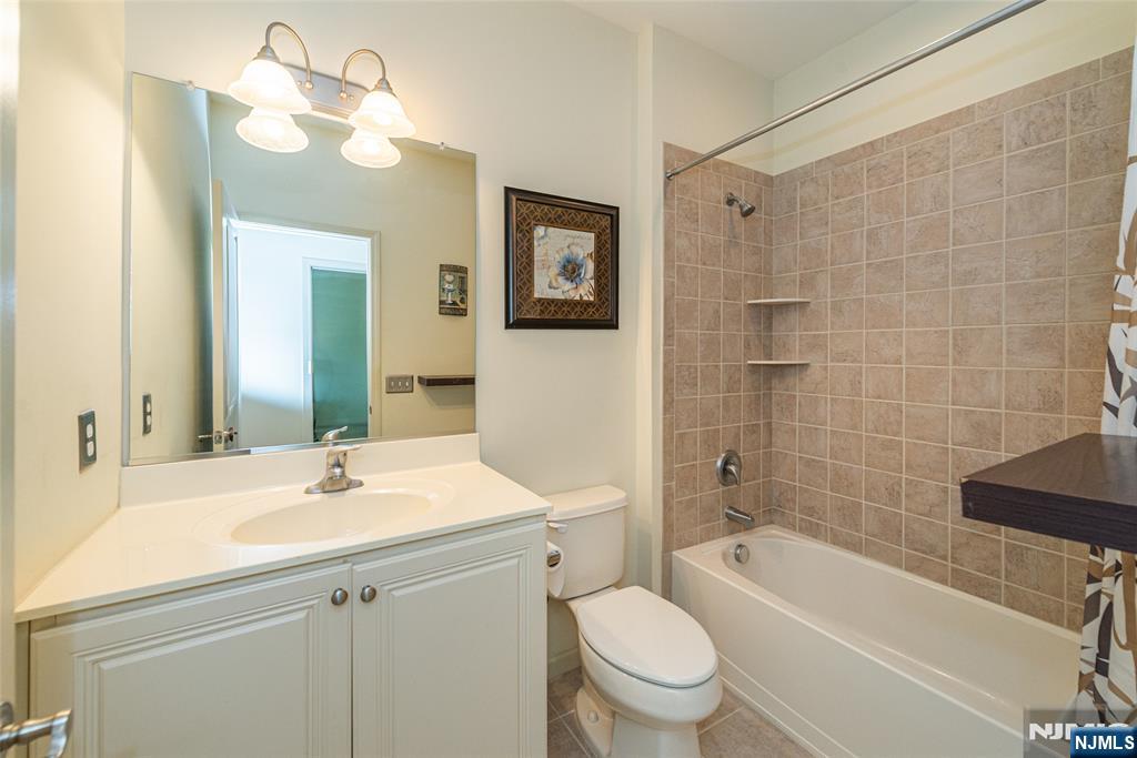 812 River Place