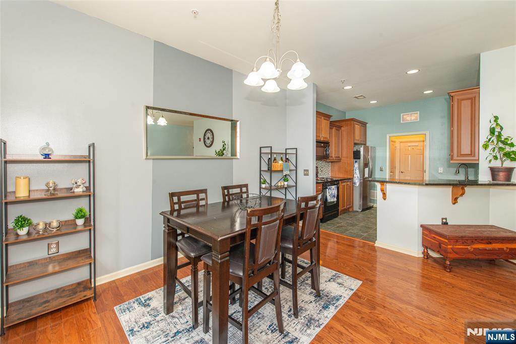 812 River Place