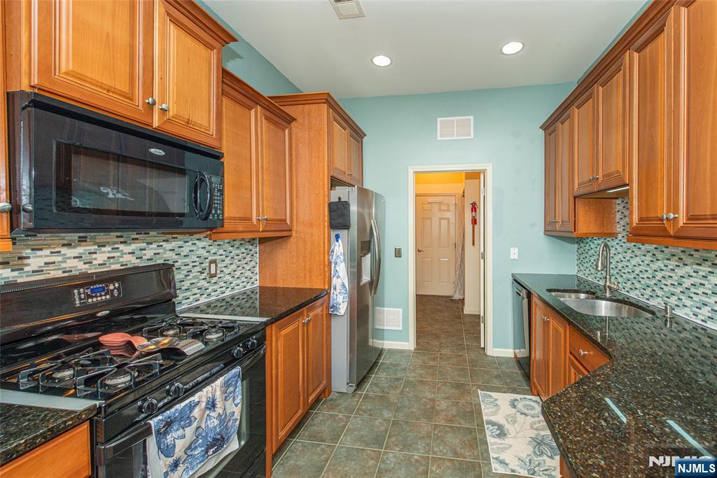 812 River Place